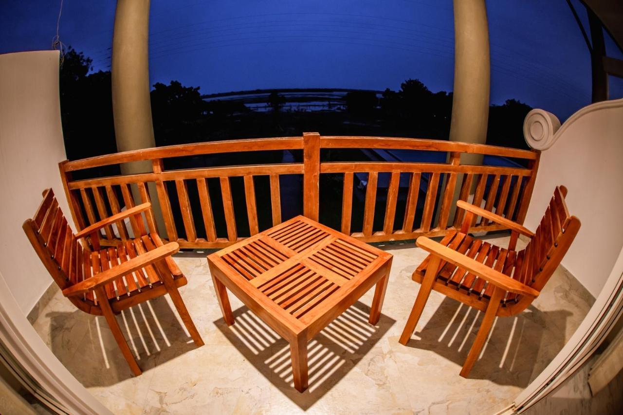 Chaarya Lake Otel Tissamaharama Dış mekan fotoğraf