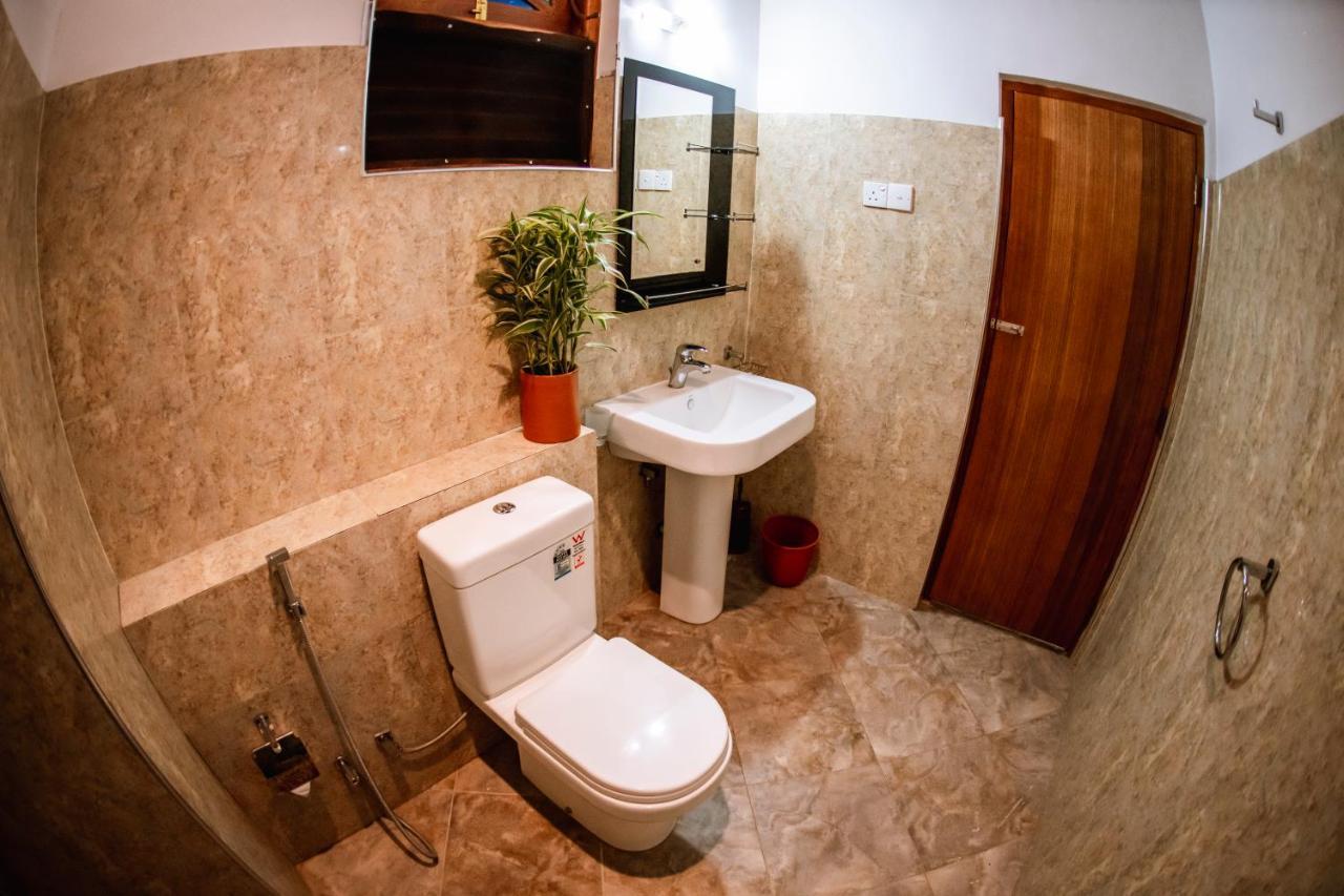 Chaarya Lake Otel Tissamaharama Dış mekan fotoğraf
